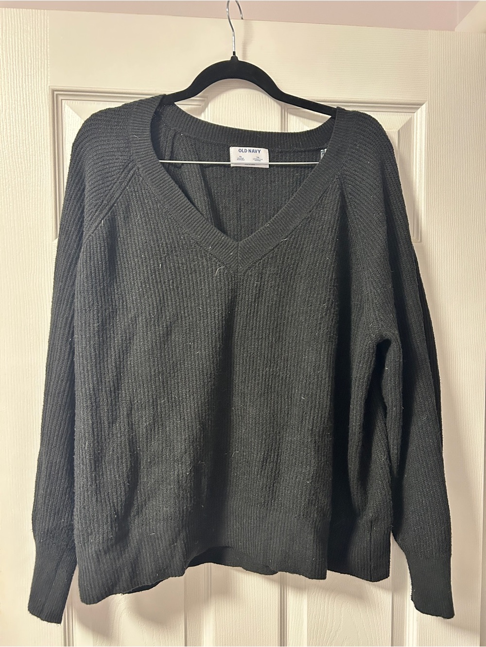 Old Navy Women's Black V-Neck Ribbed Sweater